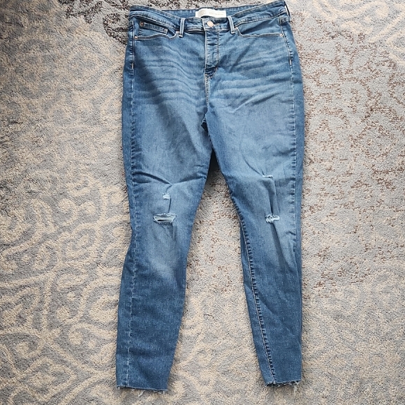 Levi Strauss Signature Totally Shaping High Rise Distressed Skinny Jeans Blue 16 - Picture 1 of 8